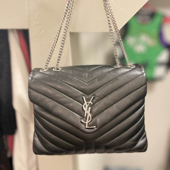 Ysl Saint Laurent Medium LouLou Noir Chain shoulder Bag in Quilted “Y” Leather - Picture 4 of 16